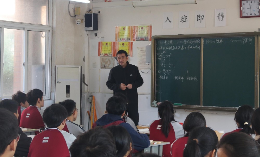 李坤.JPG